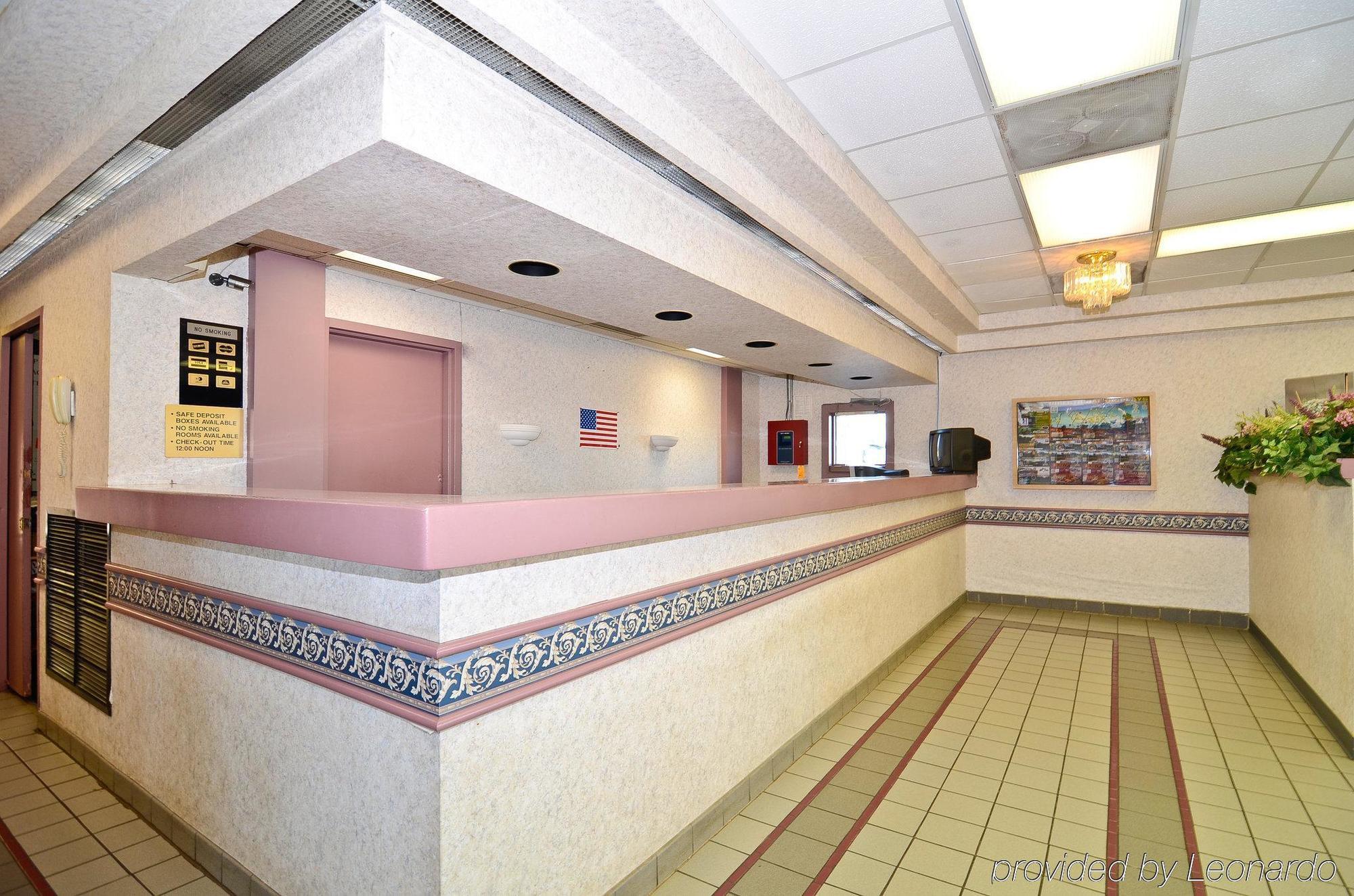 The Sanford Inn Interior photo